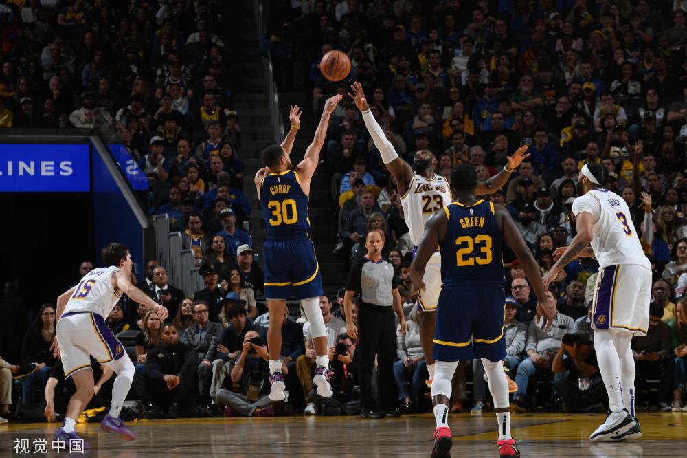 忆往昔，上一次国王杯决赛国家德比先发22人仅魔笛在今日名单.