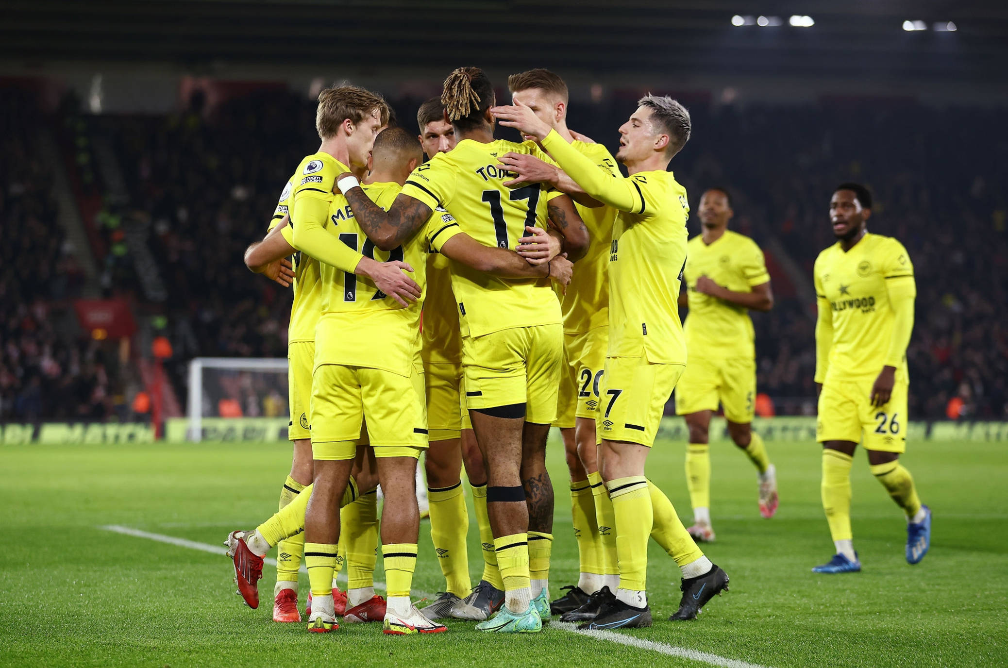 准备观看京沪大战，国足代理主帅久尔杰维奇抵达工体.