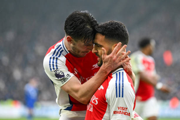 米体:根据卡尔博尼的出场次数,国米最高会给热那亚100万欧.