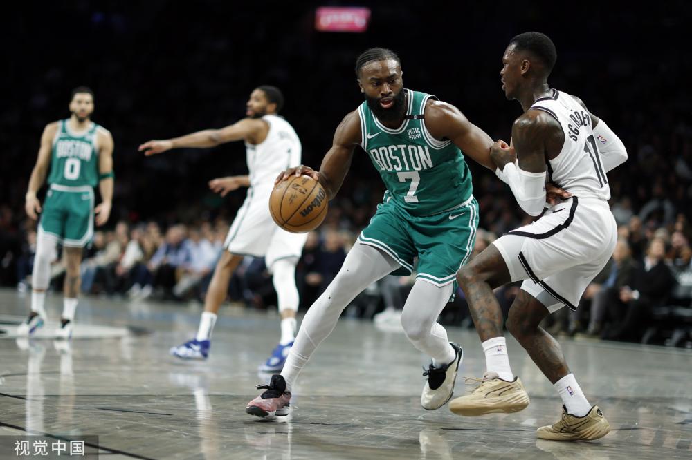 基恩怒批谢什科:当他面对机会时,我们真的相信他会进球吗?(基恩质疑谢什科:关键机会当前,我们真能信他会破门吗?)