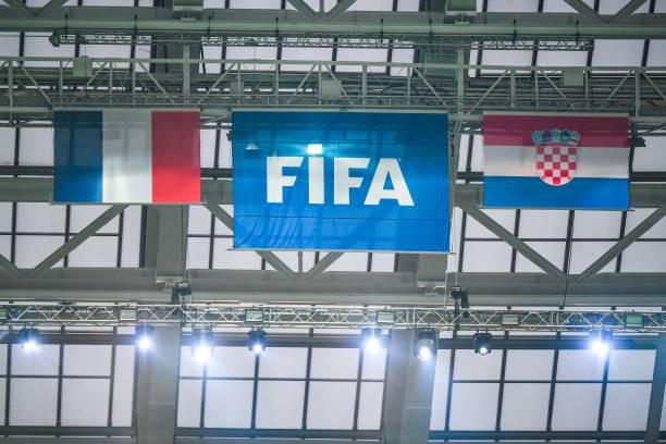 疯狂!华子率队最后5分钟狂追15分 高难三分绝平进加时(疯了!华子末5分钟连追15分,压哨高难三分扳平逼进加时)